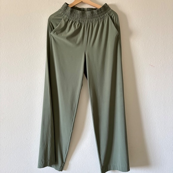 Vuori Villa Wideleg Pants - Women's In green Size small - Picture 11 of 13